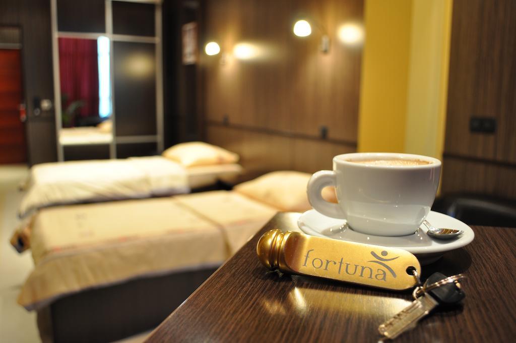Hotel Fortuna Banja Luka Habitación foto