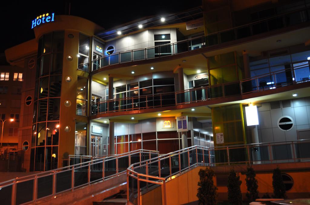 Hotel Fortuna Banja Luka Exterior foto
