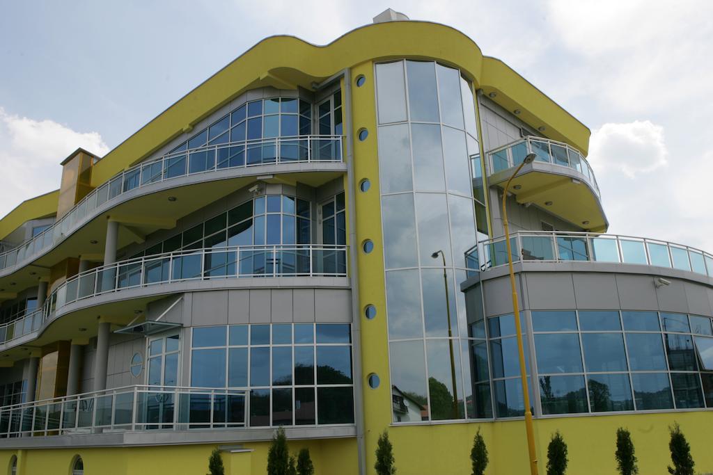 Hotel Fortuna Banja Luka Exterior foto
